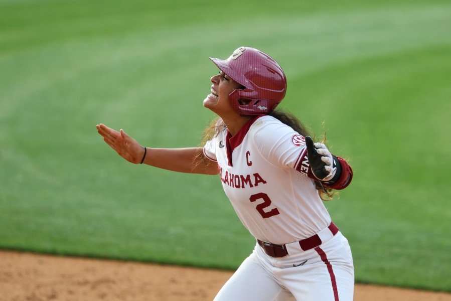 Mcenroe-Marinas Homers, Oklahoma progresses to WCWS